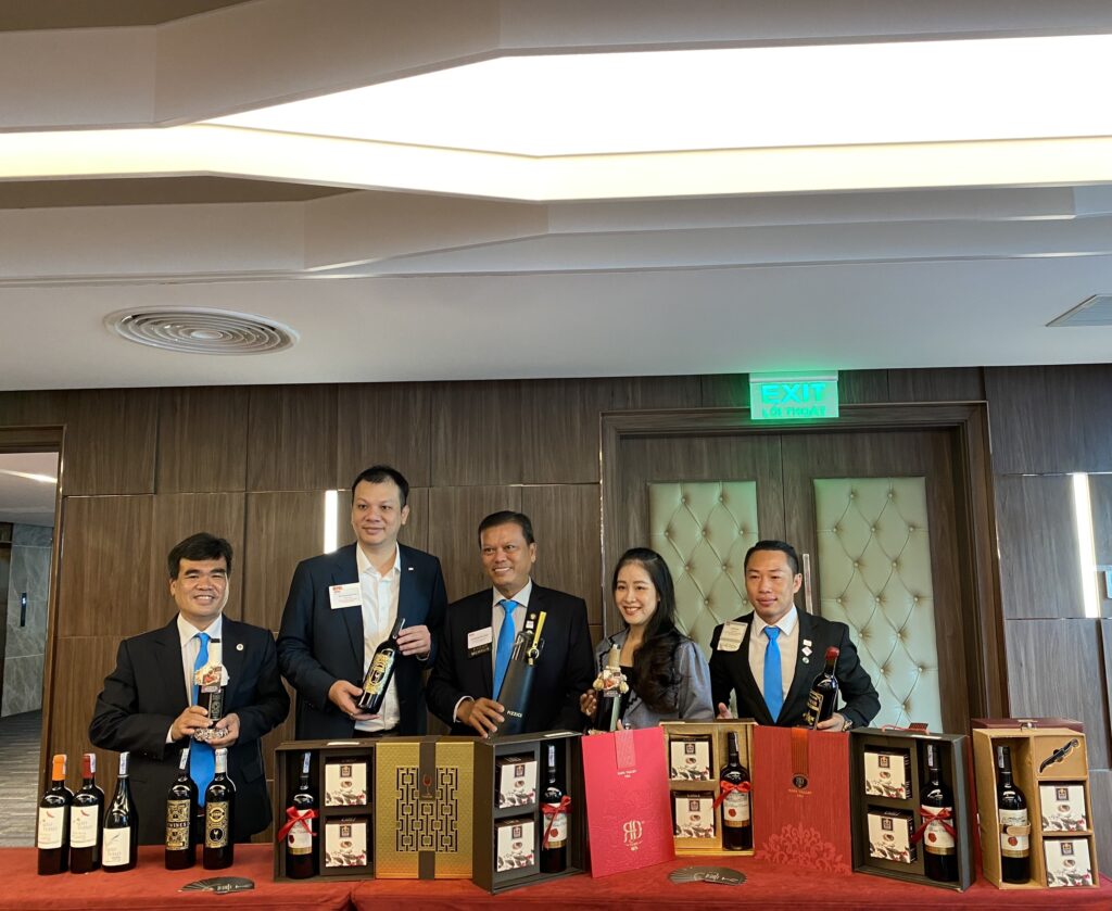 Ywines - BNI Mega Stars-Buổi họp kết nối kinh doanh 5 z3425830762139 924265bd0567431d6c7d7396b052fd9a