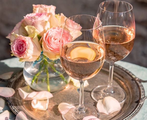 Rượu vang hồng Ywines: quyến rũ từ màu sắc đến hương vị